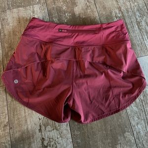 Lululemon: speed up, mid rise shorts